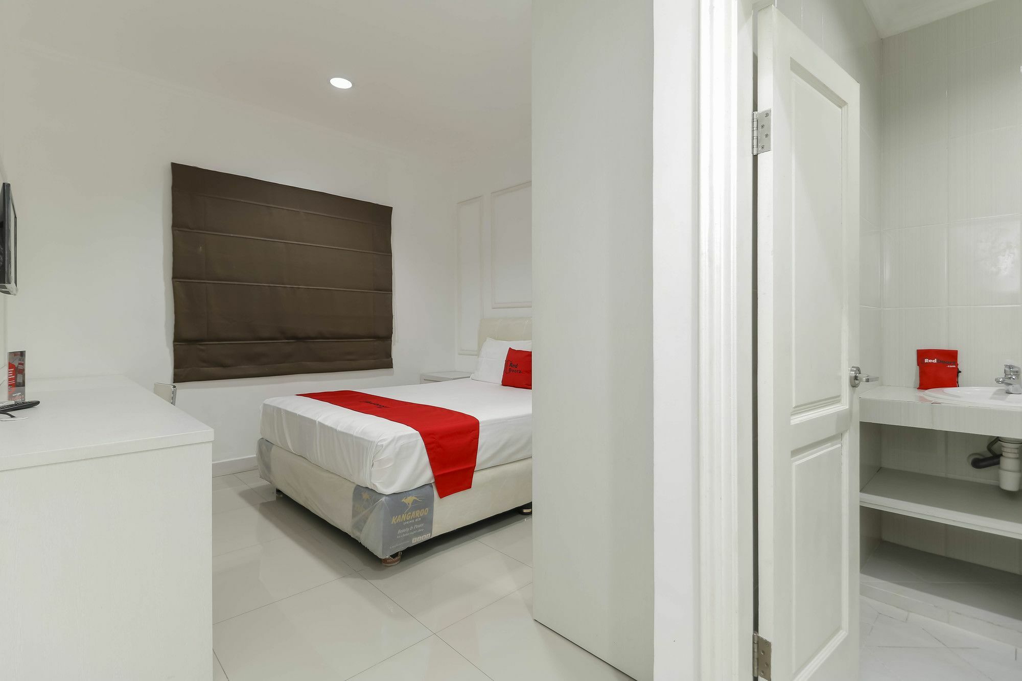 Reddoorz Plus @ Setiabudi Barat Jakarta Exterior photo